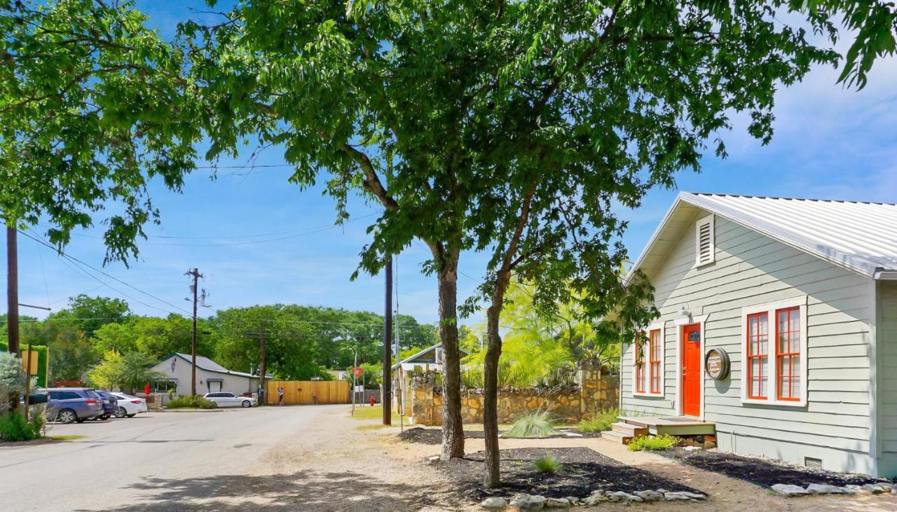 Bungalows On The Square- Unit 1 Wimberley Exteriér fotografie