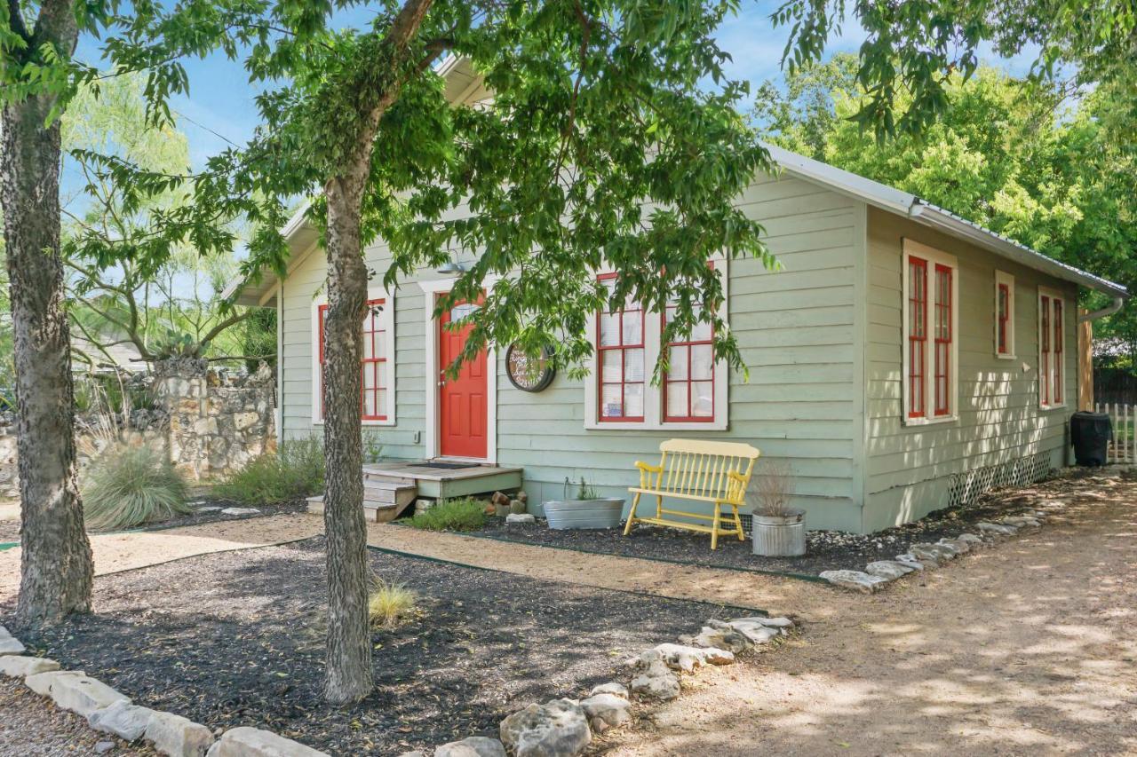 Bungalows On The Square- Unit 1 Wimberley Exteriér fotografie